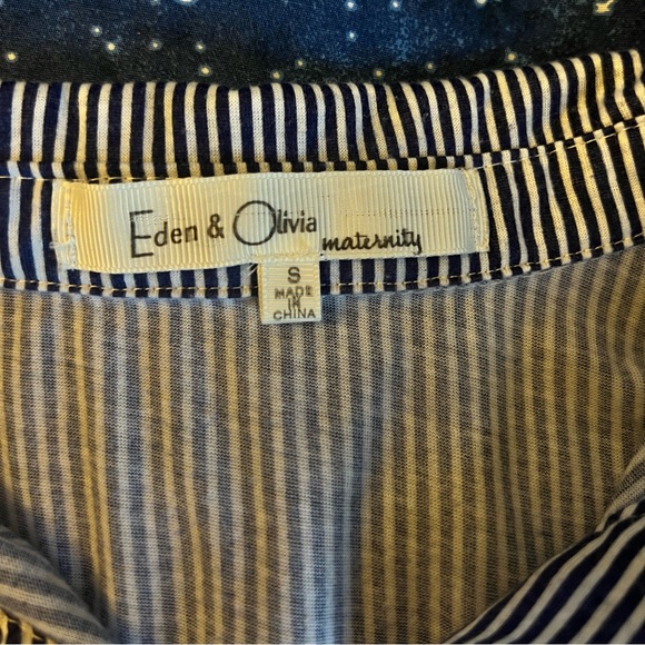 ✨Host Pick!✨ EDEN & OLIVIA Blue & White Striped Maternity Tee - Picture 3 of 3
